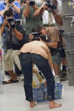 KimKardashianCandid-UnknownHITW114.jpg