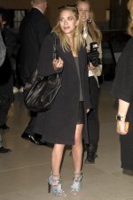 90111_Ashley_Olsen_-_Harpers_Bazaar_Celebrates11Everywhere_at_Once_-_29th_Apr_2008_01_123_1068lo.jpg