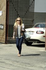 AshleyOlsenCandid-UnknownHITW14.jpg