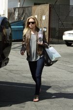 AshleyOlsenCandid-UnknownHITW16.jpg