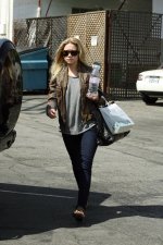 AshleyOlsenCandid-UnknownHITW18.jpg