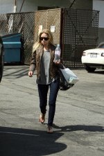 AshleyOlsenCandid-UnknownHITW21.jpg