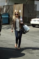 AshleyOlsenCandid-UnknownHITW24.jpg
