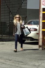 AshleyOlsenCandid-UnknownHITW33.jpg