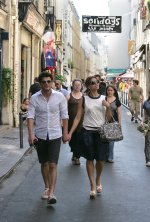 00627_Celebutopia_Eva_Mendes_Strolling_In_Paris_04_122_473lo.jpg