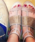 Kaley-Cuoco-Feet-939058.jpg