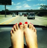 Victoria-Justice-Feet-1008323.jpg