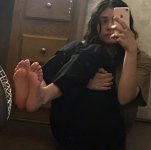 Blu-Hunt-Feet-6441903.jpg
