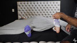 A thiefs undercover tickle_000020.jpg