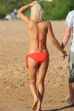 Jenny-McCarthy-Wahlberg-Feet-116415.jpg