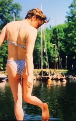 Maisie-Williams-Feet-8009650.jpg