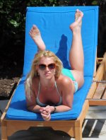 Britney_Spears_Feet_59370.jpg