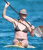 Camero Diaz serf 10.jpg