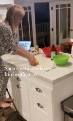 Rose-McIver-Feet-5528532.jpg Rose-McIver-Feet-5528532.jpg