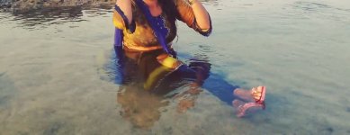 Pakistani Beach Girls.jpg
