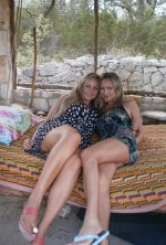 Lucie and Vittoria 5.JPG