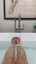 Kacey-Musgraves-Feet-7485262.jpg