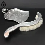 2-Ensemble-pelle-et-brosse-ramasse-miettes-en-metal-argente-ancien-⋆-Brocante-Chic.webp