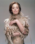 emily-blunt-v0-6fjcxadti3ae1.jpg