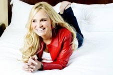 Kristin-Chenoweth-Feet-8733021.jpg