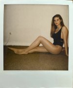 heidi-klum-polaroid-photoshoot-1992-v0-fc291x6r04ge1.jpg