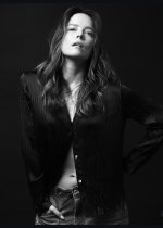 allison-miller-v0-03e1frgxwpoe1.jpg