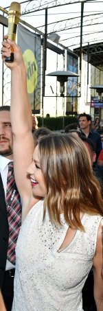 Melissa Benoist (86).jpg