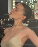 dove-cameron-v0-61mxnvu31z1f1.jpg