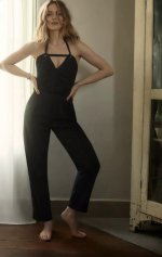 jodie-comer-v0-ylnoh3yawi2f1.jpg