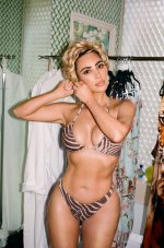 kim-kardashian-v0-8n2ykp82cb9f1.jpg