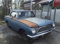 1961_Rambler_American_convertible_in_disrepair.jpg