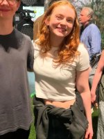 sadie-sink-v0-826onow6d3bf1.jpg