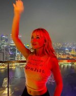 sabrina-carpenter-v0-im2n0v7dldbf1.jpg