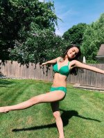 rachel-zegler-v0-b91pi7wkdkbf1.jpg