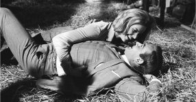 Bond-girl_img.jpg