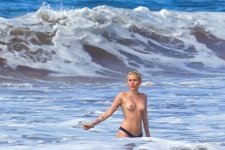 miley-cyrus-v0-tp13tj8pghdf1.jpg