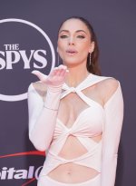 whitney-cummings-on-the-red-carpet-at-the-2025-espy-awards-v0-lh7ycnp52qdf1.jpg