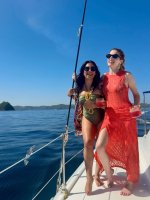 anna-kendrick-and-chrissie-fit-v0-jm61l3vp9dif1.jpg