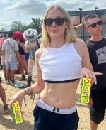 sophie-turner-v0-vpjlnyvygmkf1.jpg