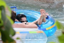 katy-perry-feet26.jpg