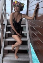 halle-berry-v0-7143z3csi4lf1.jpg