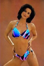 courteney-cox-1990s-v0-63jka36ow7lf1.jpg