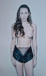 miley-cyrus-nsfw-v0-silpia62kcmf1.jpg