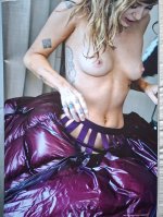 miley-cyrus-nsfw-v0-ryptab73kcmf1.jpg