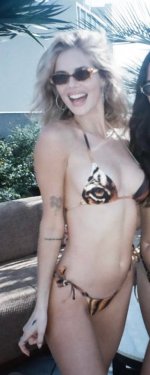 samara-weaving-v0-fp508spbr8mf1.jpg