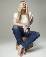 dakota-fanning-v0-05pmm7hpfqof1.jpg