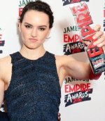 hot-shades-daisy-ridley-v0-4gt19xbq5vpf1.jpg
