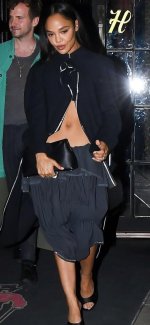 tessa-thompson-v0-abqh90xb0eqf1.jpg