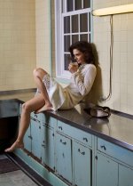 katie-holmes-v0-is4qhzvh3dqf1.jpg