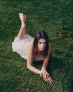 kaia-gerber-v0-r2xysq0aviqf1.jpg